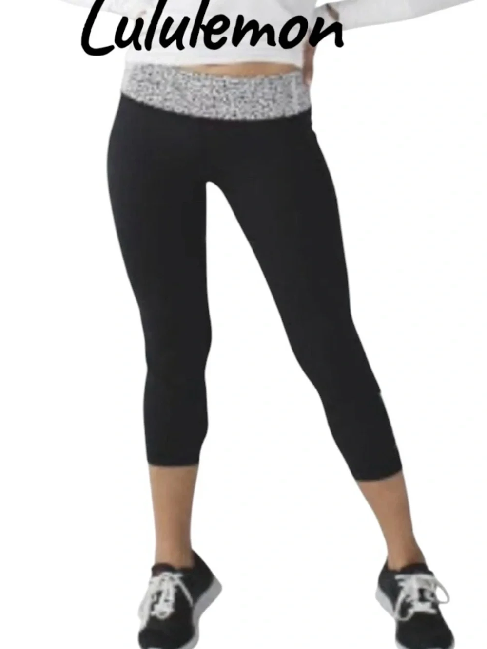 lululemon athletica Black Capri leggings size 6